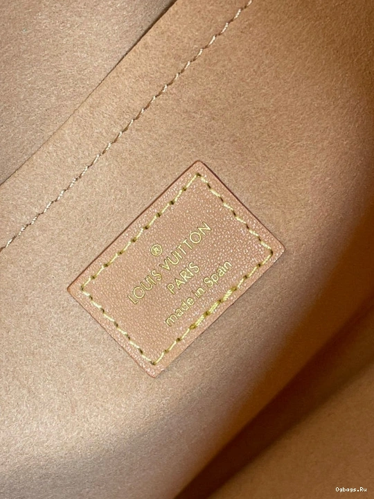 LOUIS MM ONTHEGO VUITTON 0113